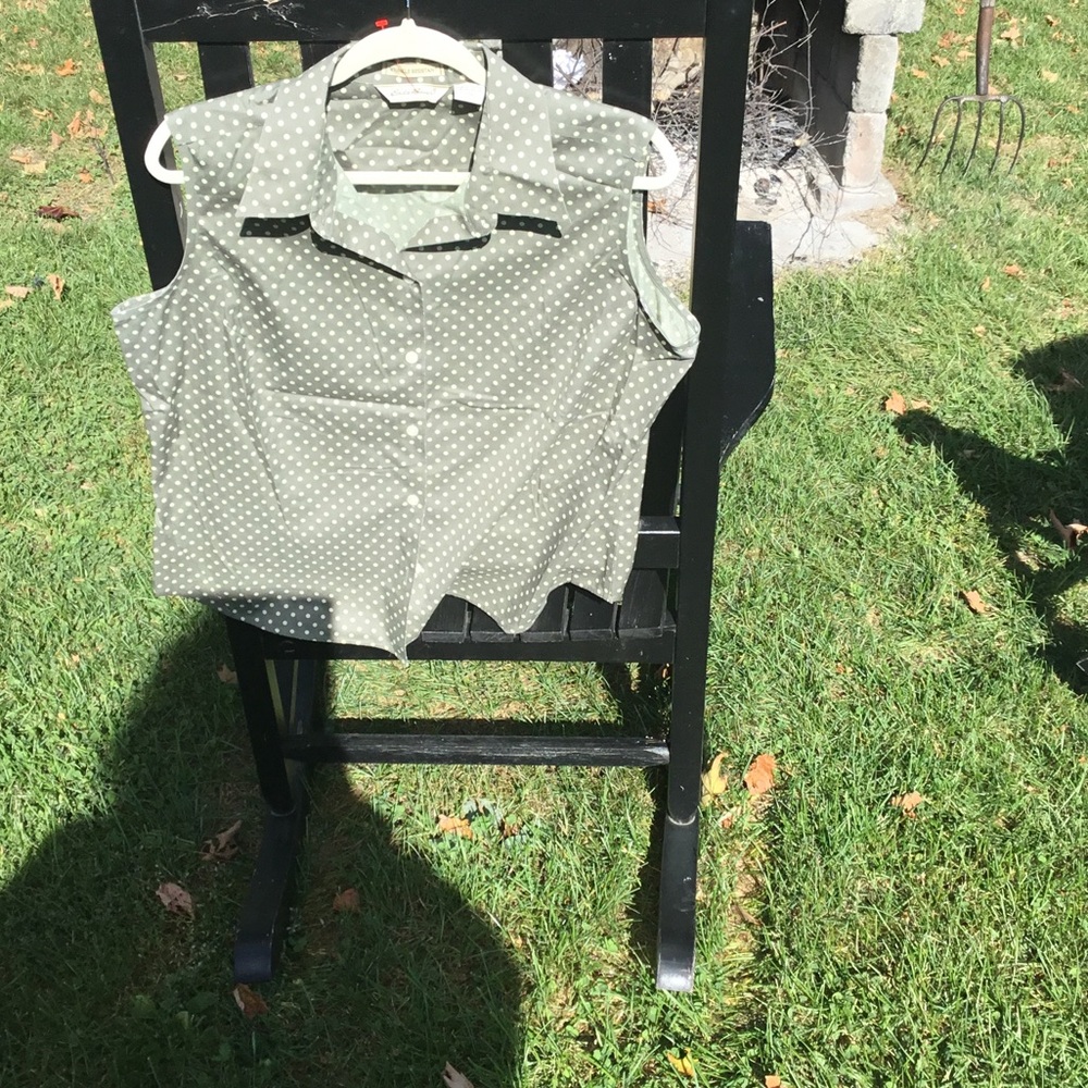 Eddie Bauer Sleeveless Polka Dot Blouse